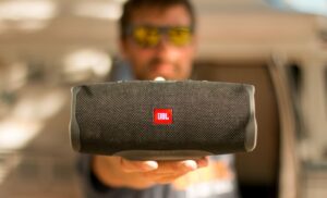 معرفی اسپیکر بلوتوثی جی‌بی‌ال JBL Charge 4