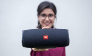 مروری بر اسپیکر JBL Charge 4