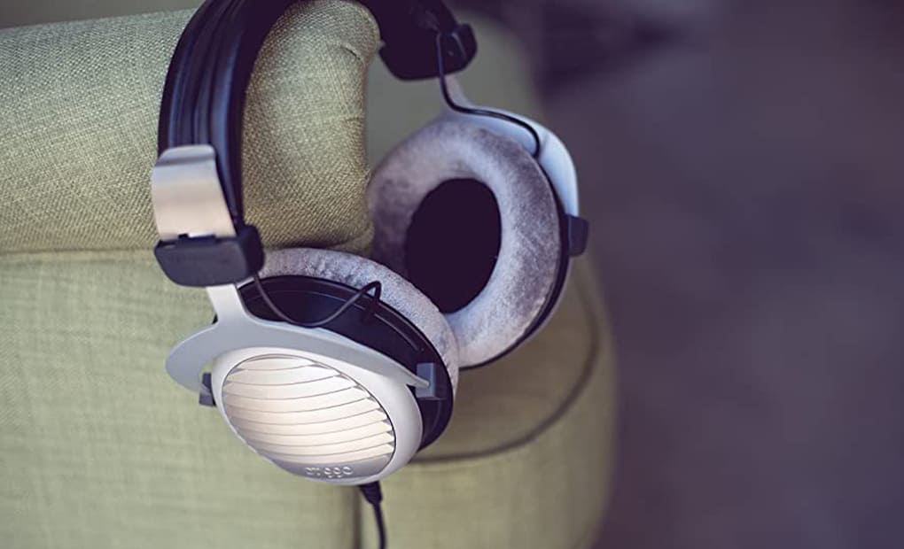 معرفی هدفون بیرداینامیک BeyerDynamic DT 990 Edition